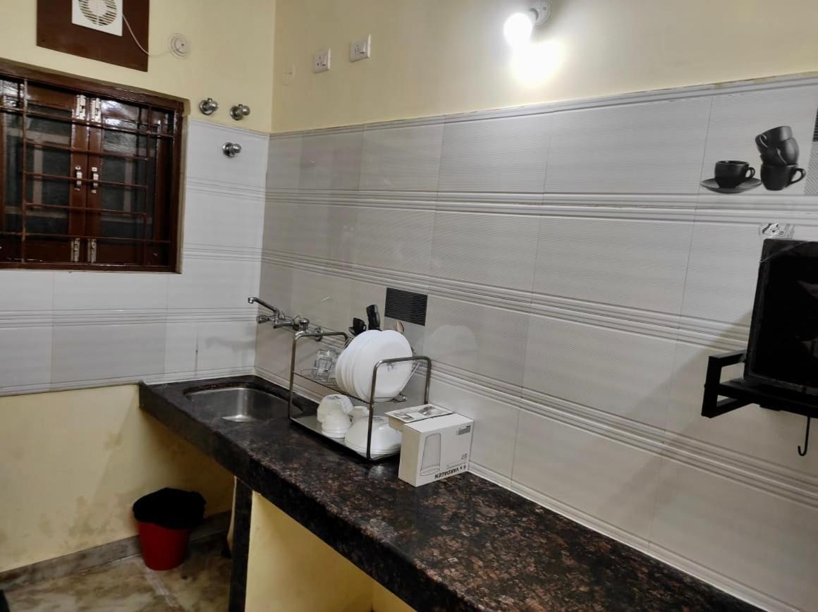 Home To Explore Food, History & Shopping Hyderabad Eksteriør billede